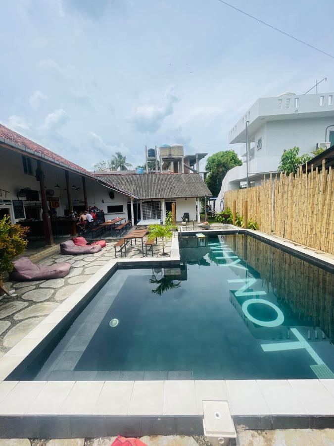 Why Not Backpackers Albergue Mirissa Exterior foto