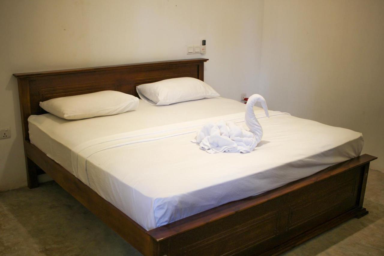 Why Not Backpackers Albergue Mirissa Exterior foto