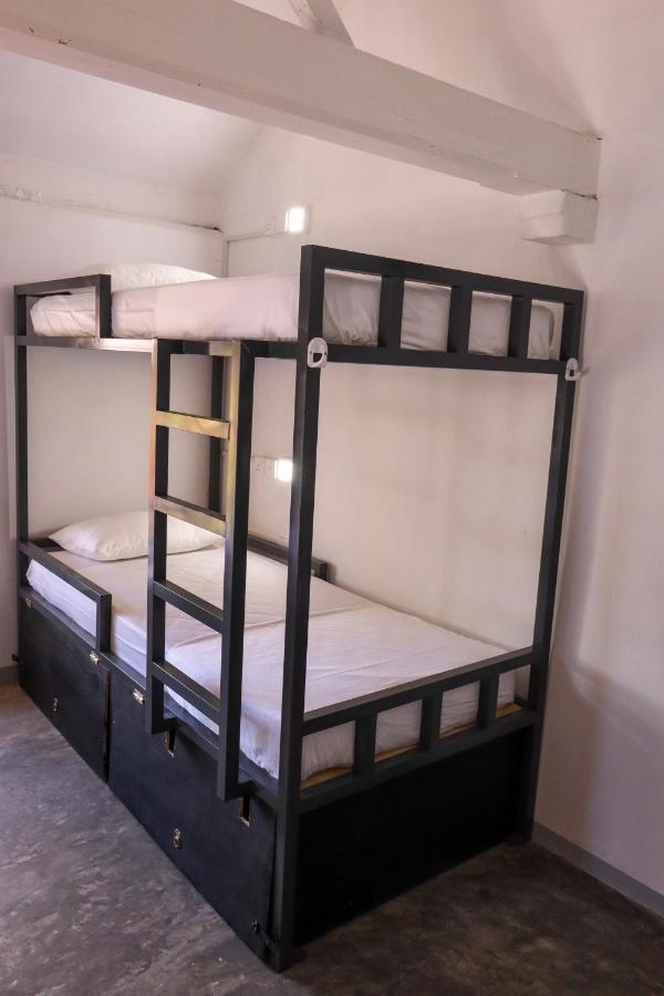 Why Not Backpackers Albergue Mirissa Exterior foto